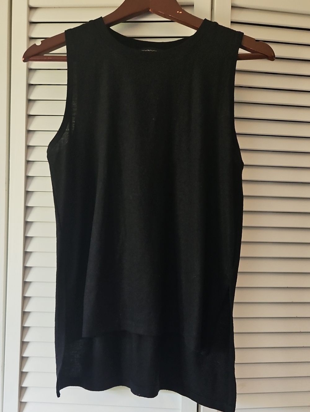 Classic Black Sleeveless Tunic Top